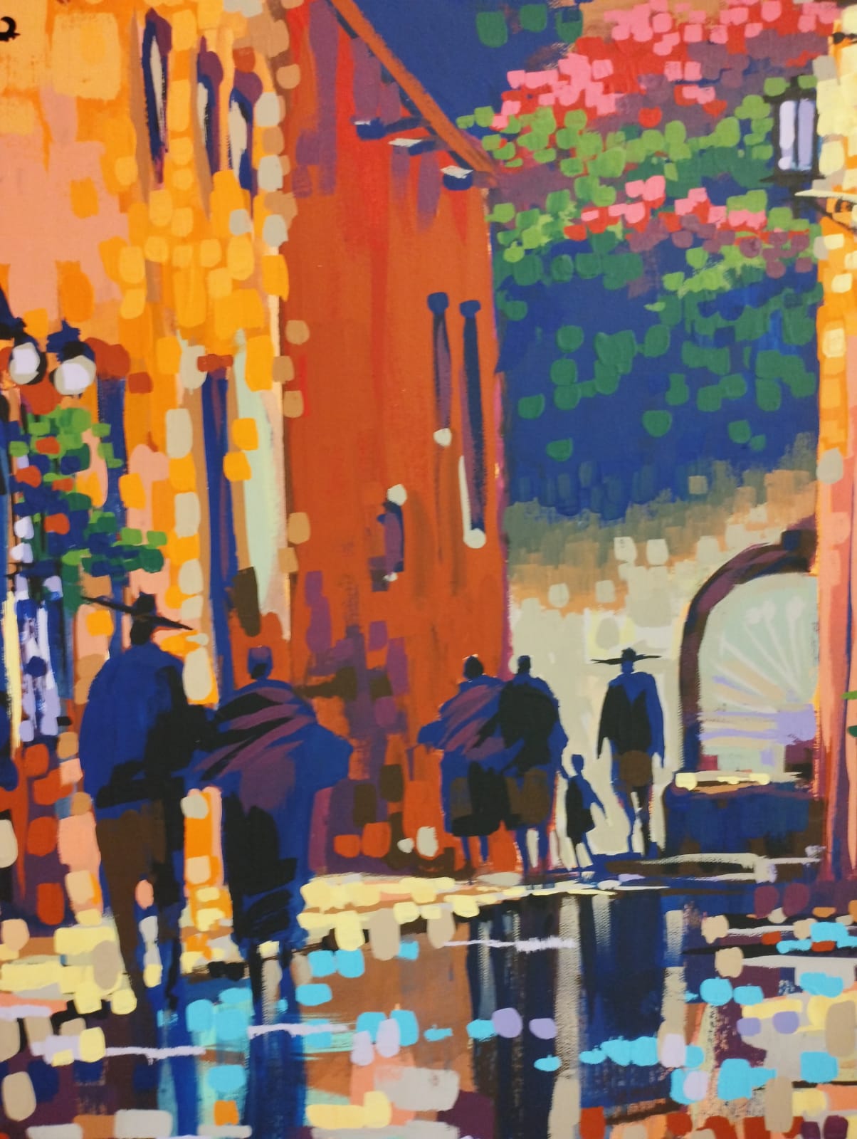 Pintura detallada de la calle Aldama con figuras caminando y reflejos en el piso, estilo impresionista de Roberto Fuentavilla